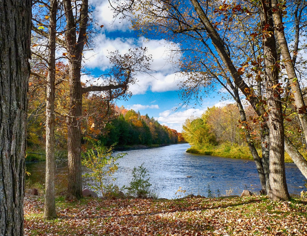 The view of the Wisconsin River from Wisconsin Dells Resorts
